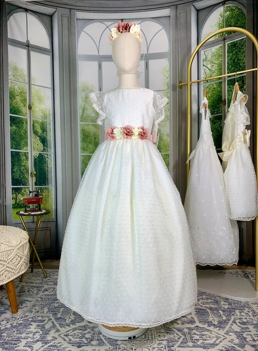 Discover Rua Launinas: A Treasure Trove of Handcrafted First Communion Dresses in Miami